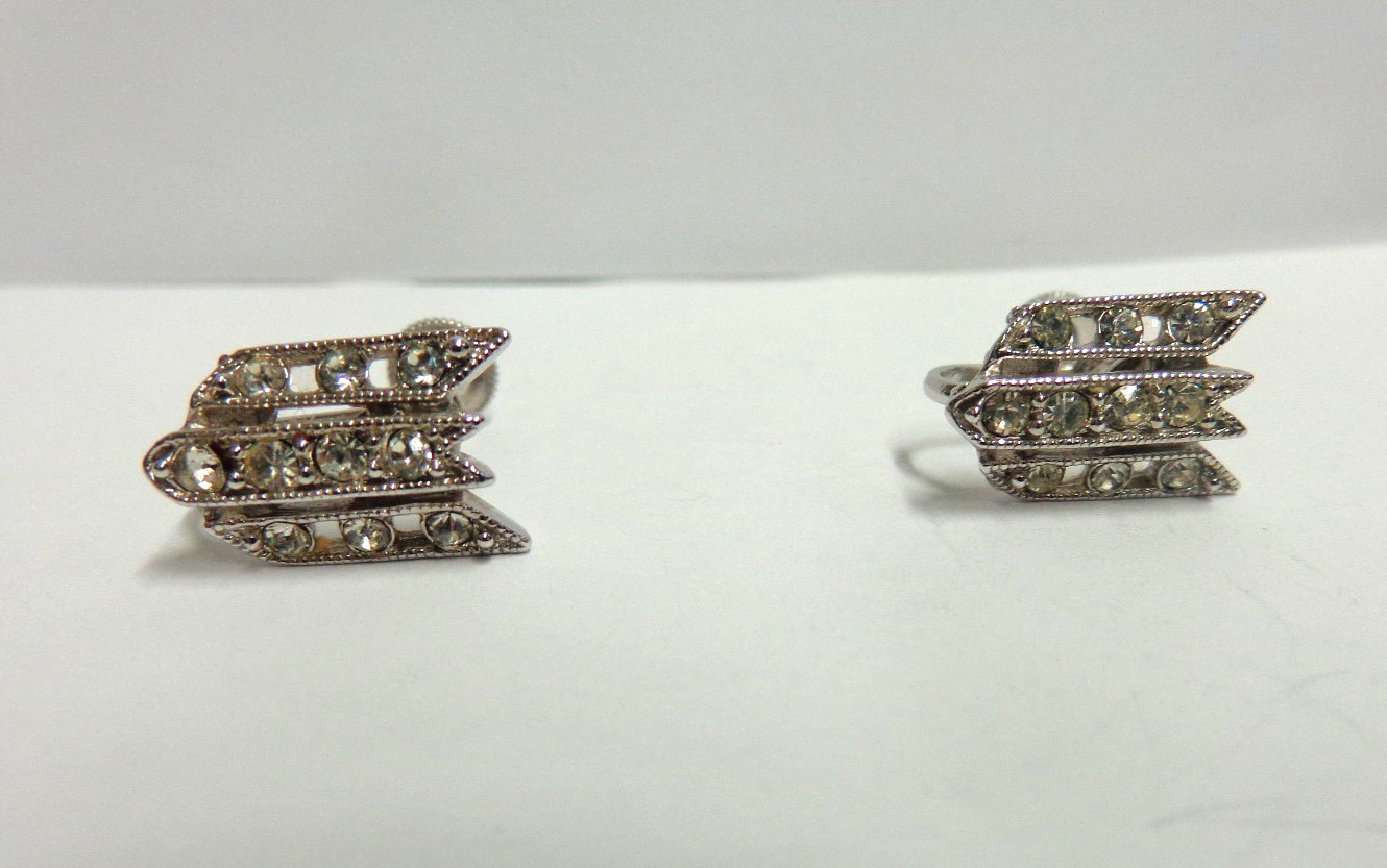 Vintage Rhinestone earrings by Bogoff Screw on type sz 1/2 in lg wgt5.4 grams