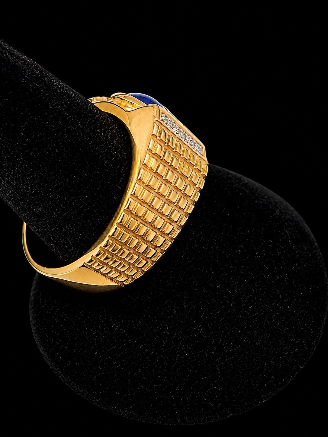 Vintage Men’s 14K Yellow Gold Linde Blue Star Sapphire Cabochon & Diamond Ring