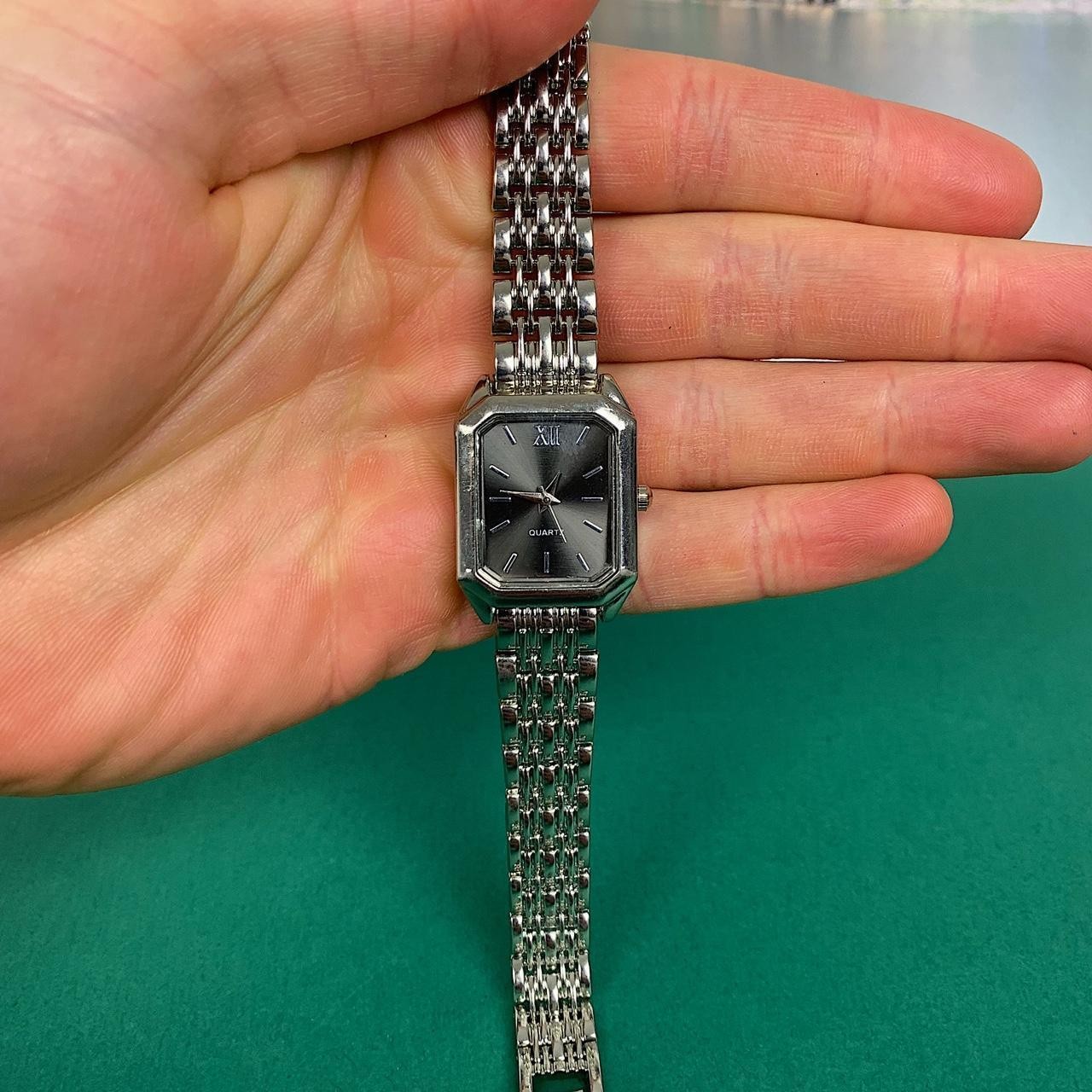 Y2K Vintage Minimalist Silver Gray Stainless Steel Essential Watch 8.5 Inch Unis