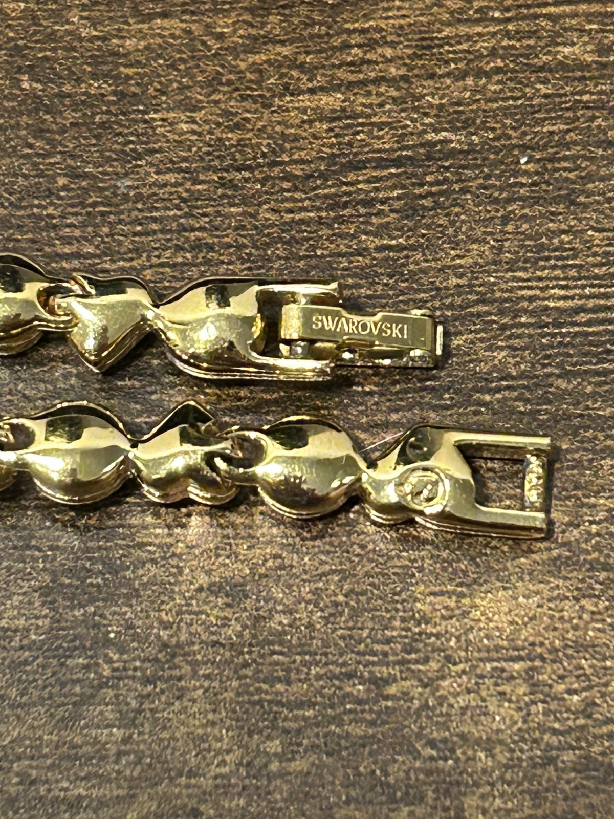 Stunning Swarovski Clear Heart Yellow Gold Plated Tennis Bracelet 18.5 cm approx