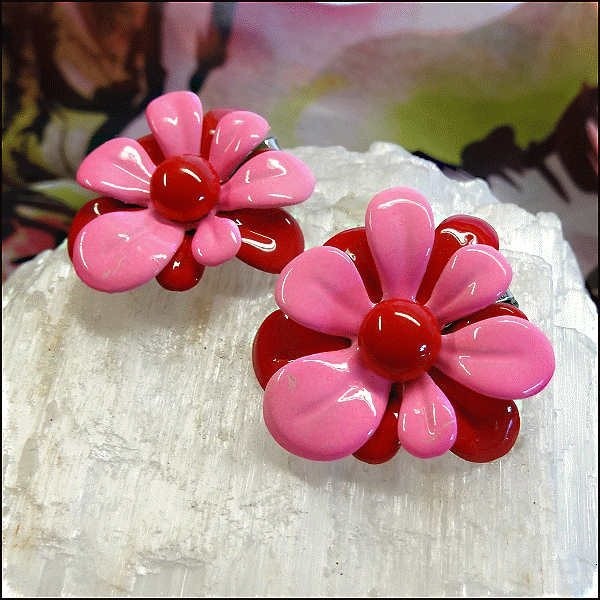 1960s Authentic WILD Retro Hippie Vintage Clip Earrings Pink Red Flowers