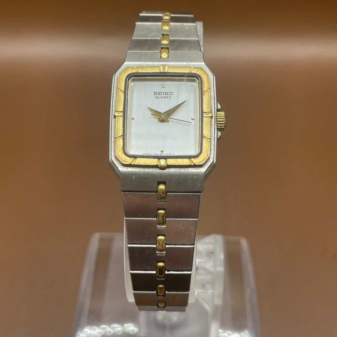 Wristwatch SEIKO 7321 5820 quartz battery operated ladies’ white dial square rec