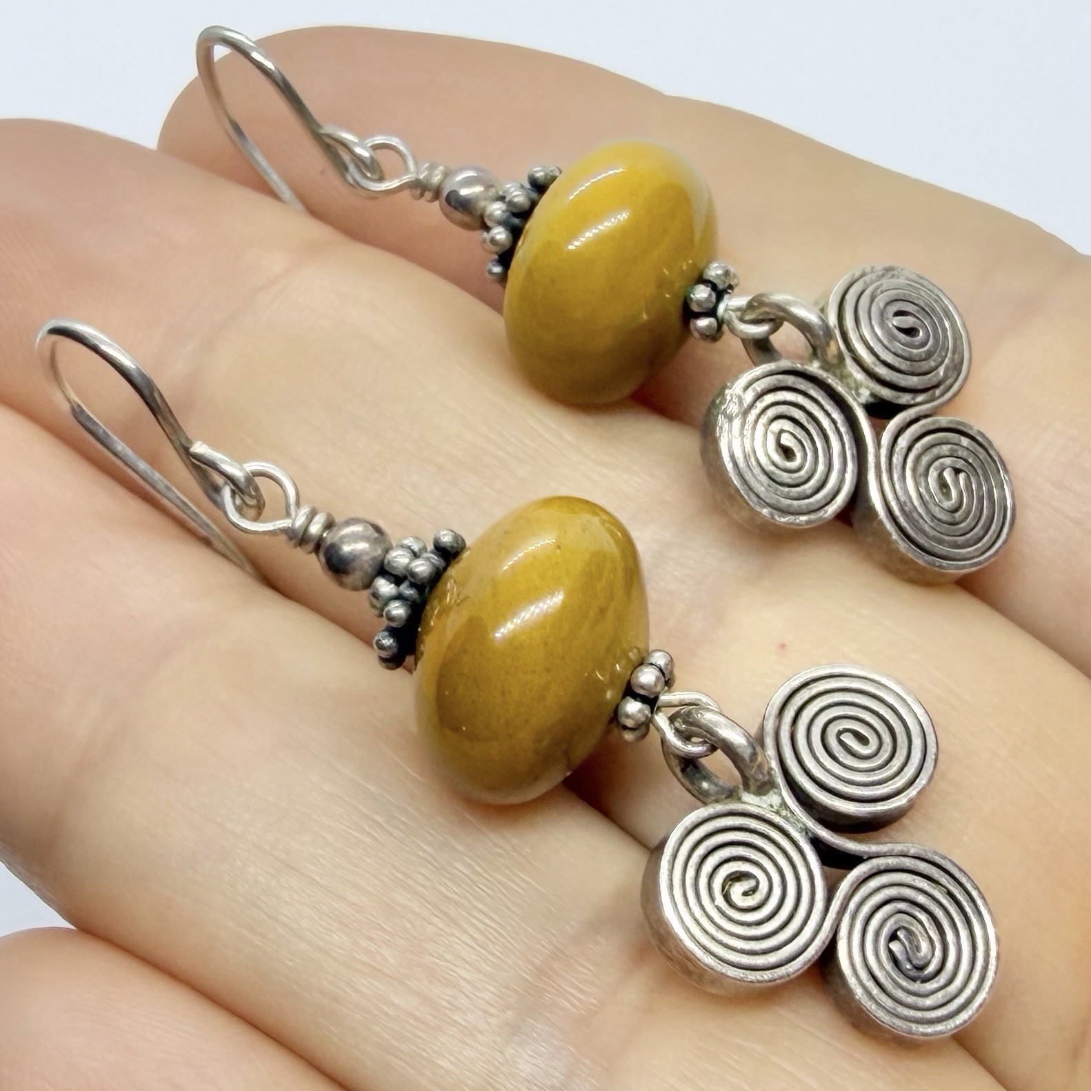 Vtg Boho Mustard Yellow Stone Sterling Silver Spiral Charm Dangle Earrings Hook