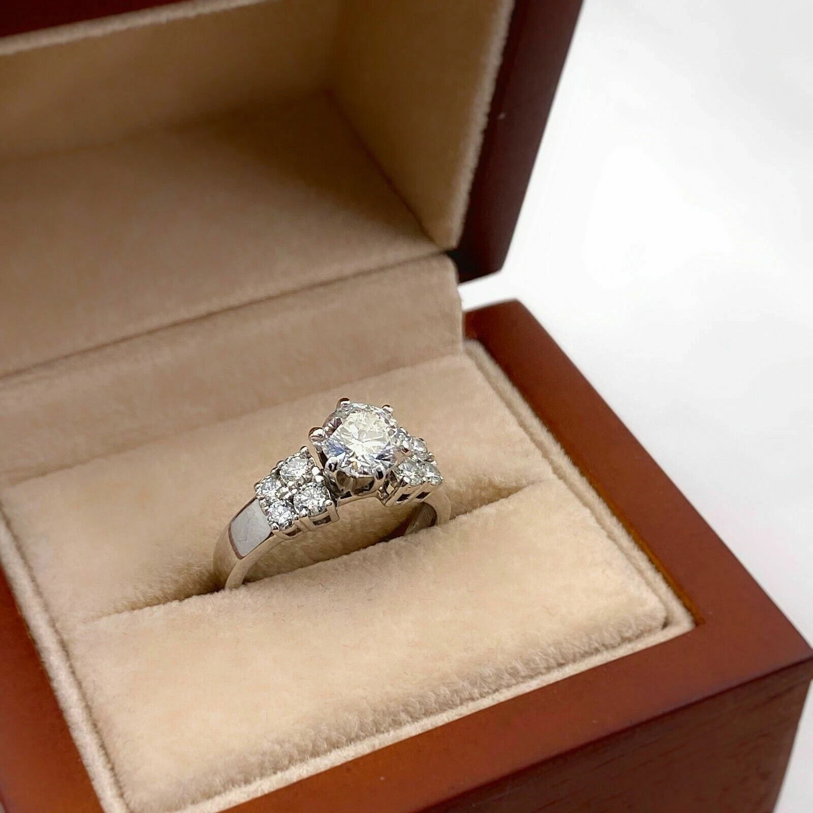 Vintage Style Engagement Ring 925 Sterling Silver 1.5 Ct Round Simulated Diamond