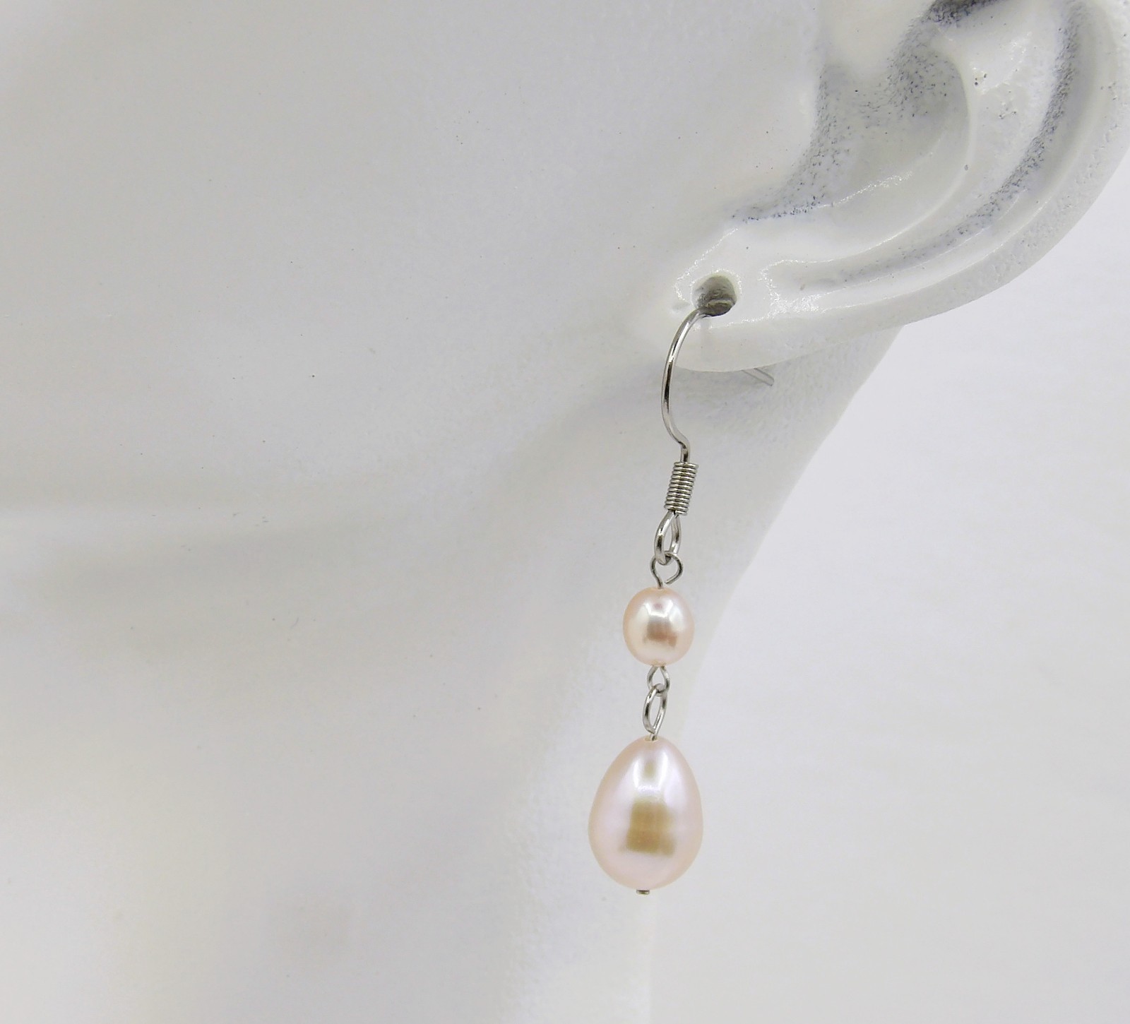 Stainless Steel 10.8mm Oval Freshwater Cultured Pink Pearl Dangle Earrings ERD02