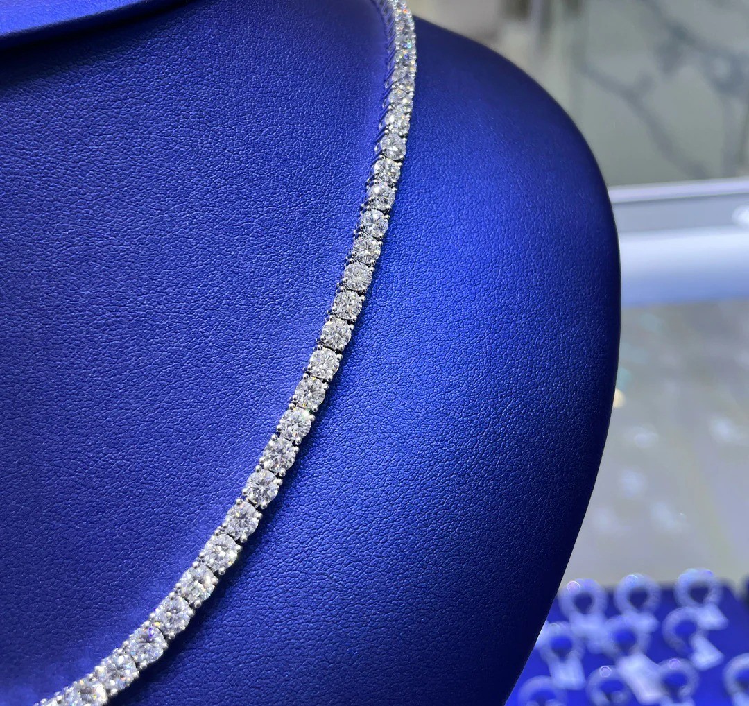 15.0 CTW Round Cut VVCS1 Moissanite Tennis Necklace In 14k White Gold Plated