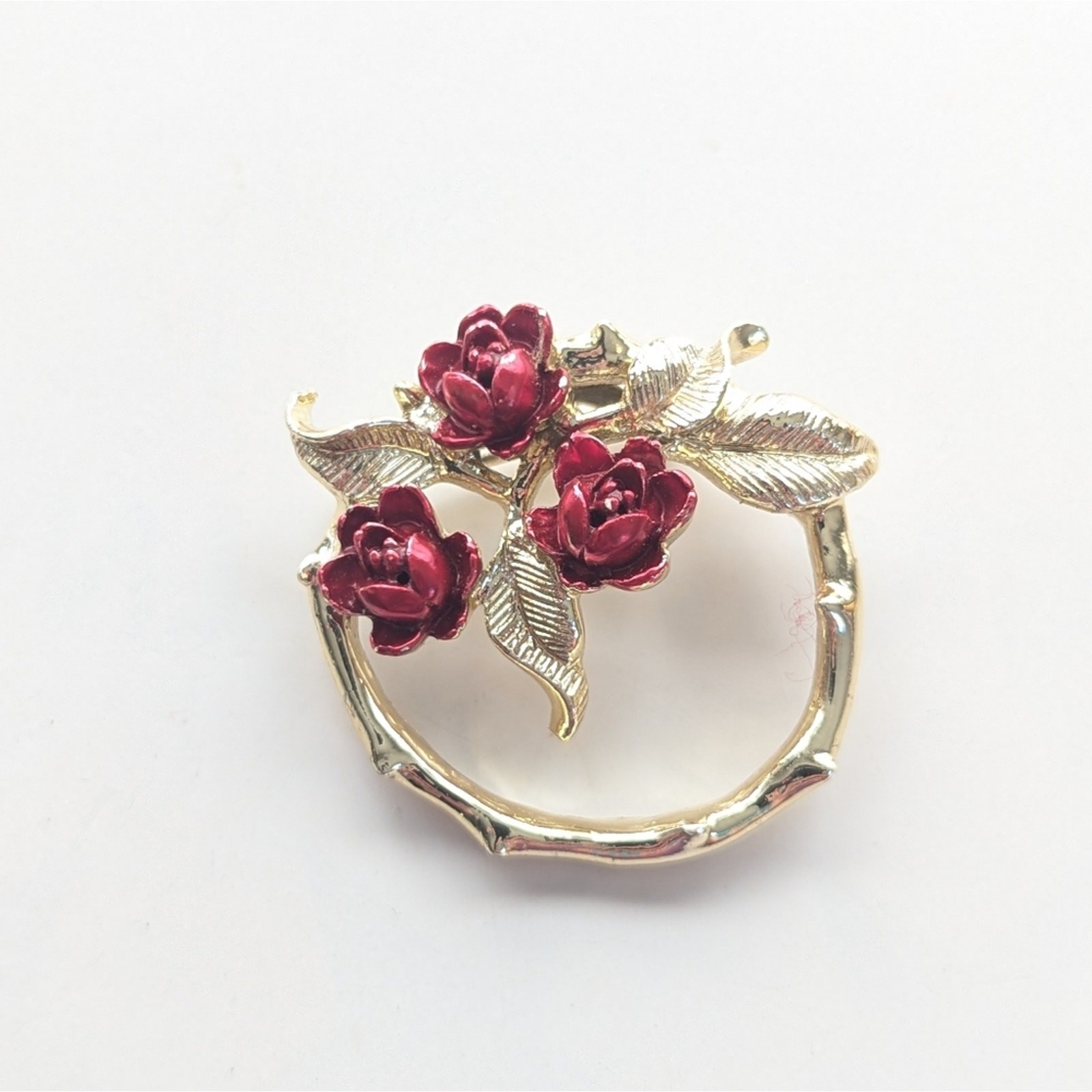 Vintage Signed Gerry’s Gold Tone Romantic Rose Cottagecore Wreath Brooch
