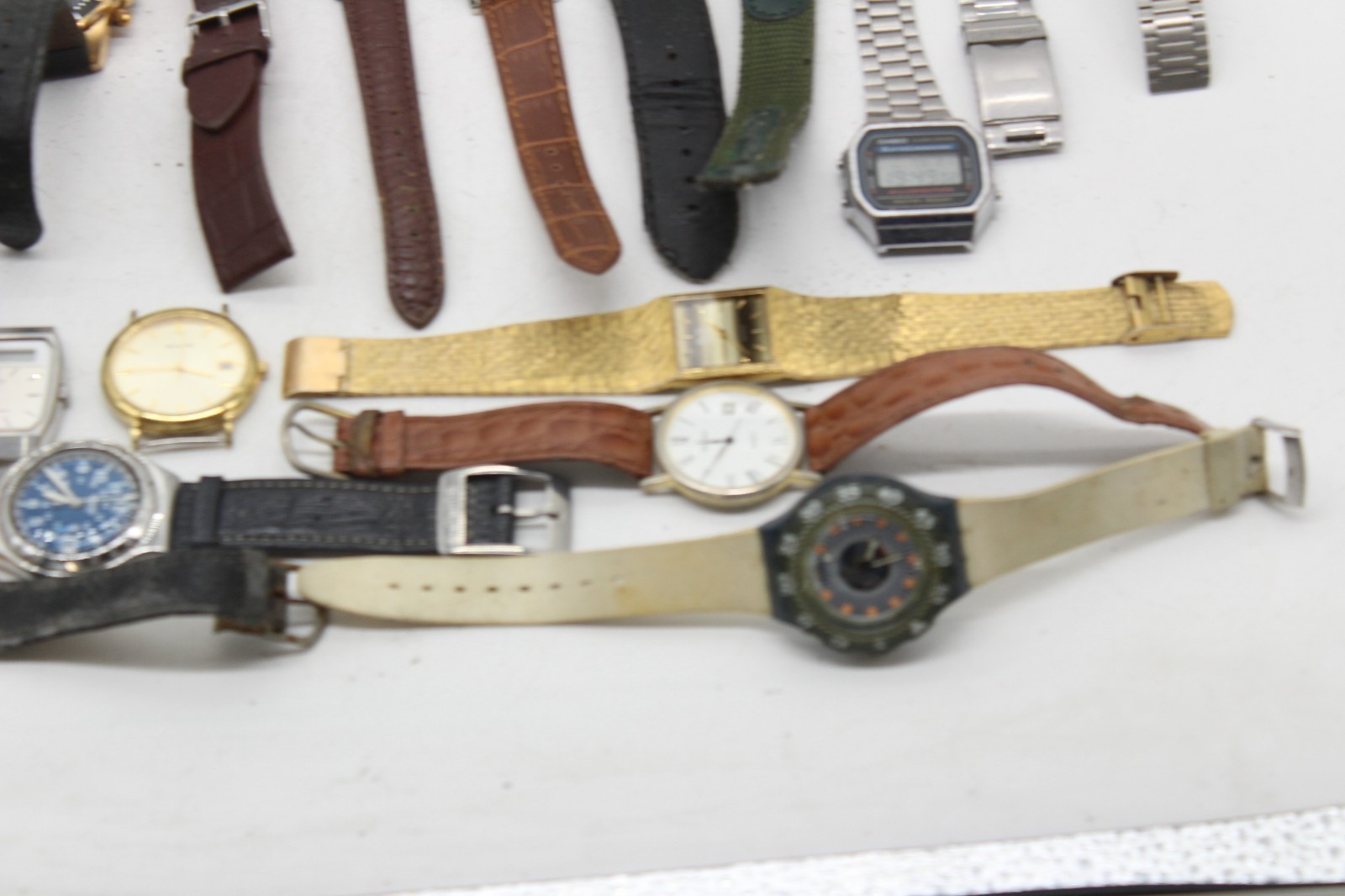 30 x Vintage Gents Quartz Wristwatches Inc. Pulsar, Lorus, Seiko, Swatch, etc.