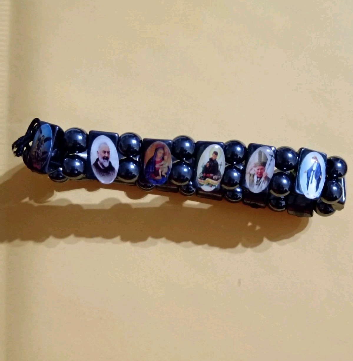 ELASTIC BRACELET WITH SAINTS