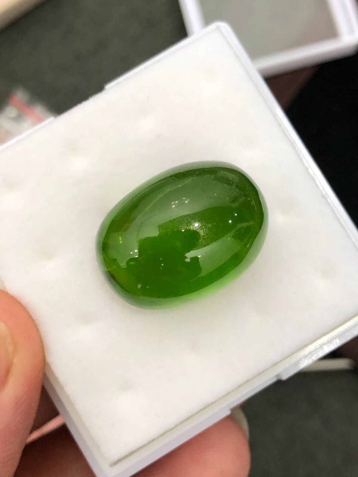 50 CT TOP QUALITY CABOCHAN PERIDOT LOOSE GEMSTONE (23.80x 17.05x 13.0 mm)