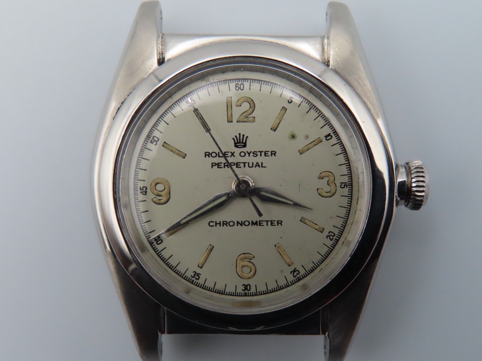 1946 Rolex Oyster Perpetual Manual Wind Chronometer 2940 Bubble Back Wristwatch