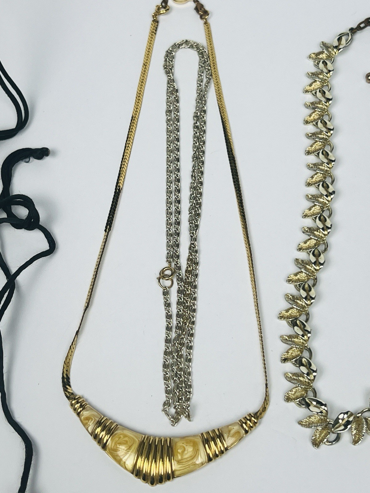 ✨VTG Lot Of 18 Vintage Necklaces & Belt, Chains, Gold silver Tone Varies Styles