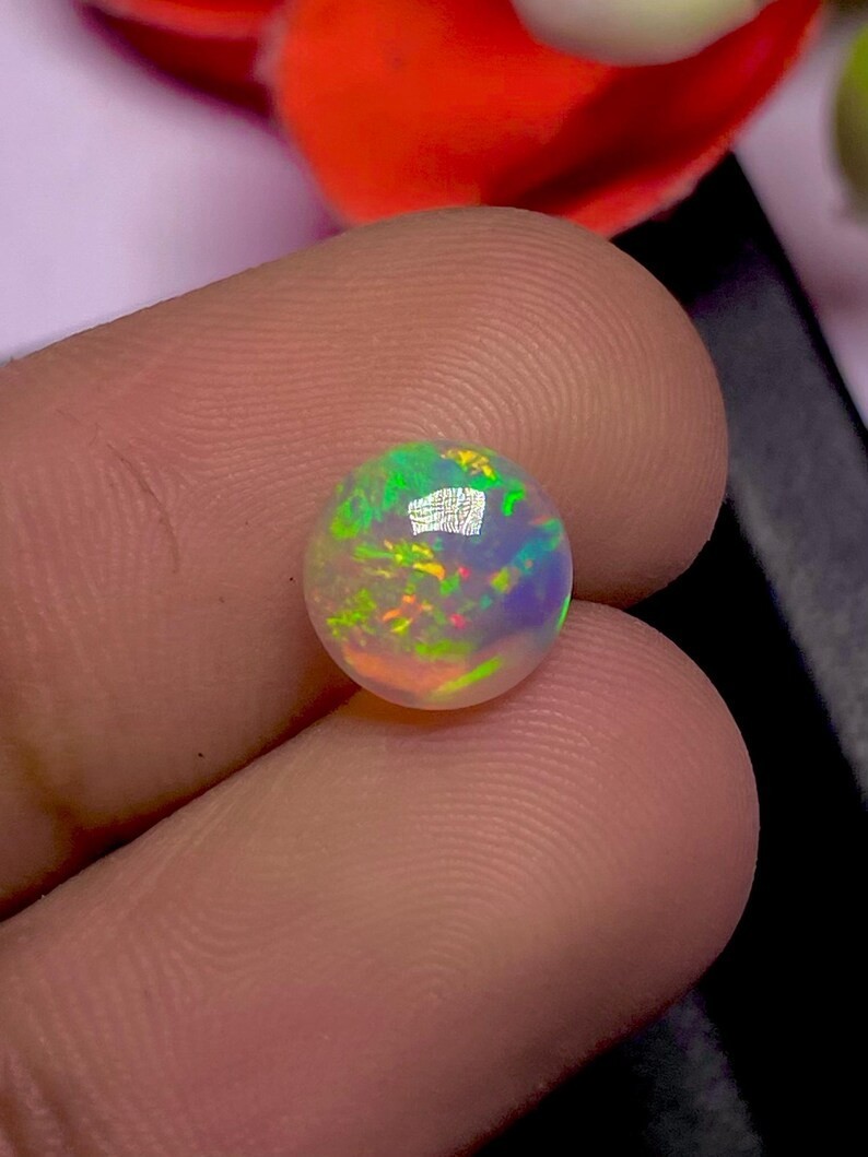 Fire Ethiopian Opal Cabochon: Round Multi-Fire Gemstone (8x8x3.60-MM)