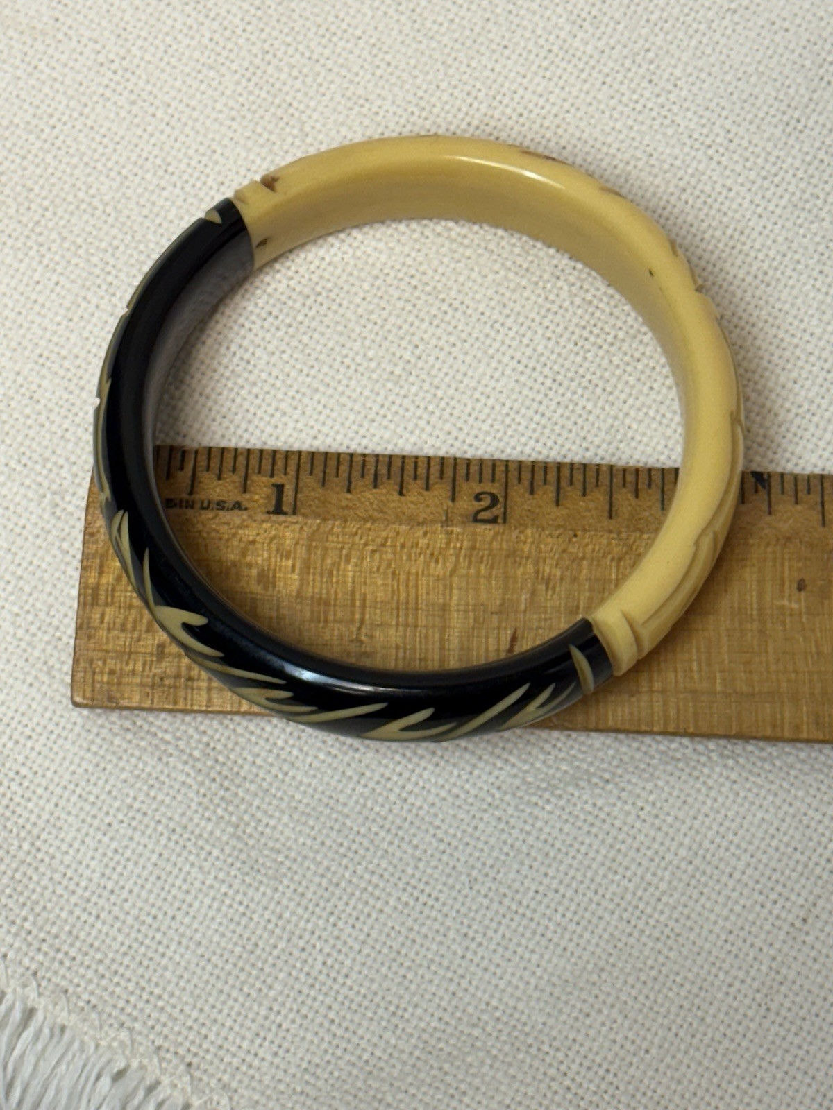 Vintage Unusual Carved 2 Tone Ivory Tone Brown Bangle Bracelet
