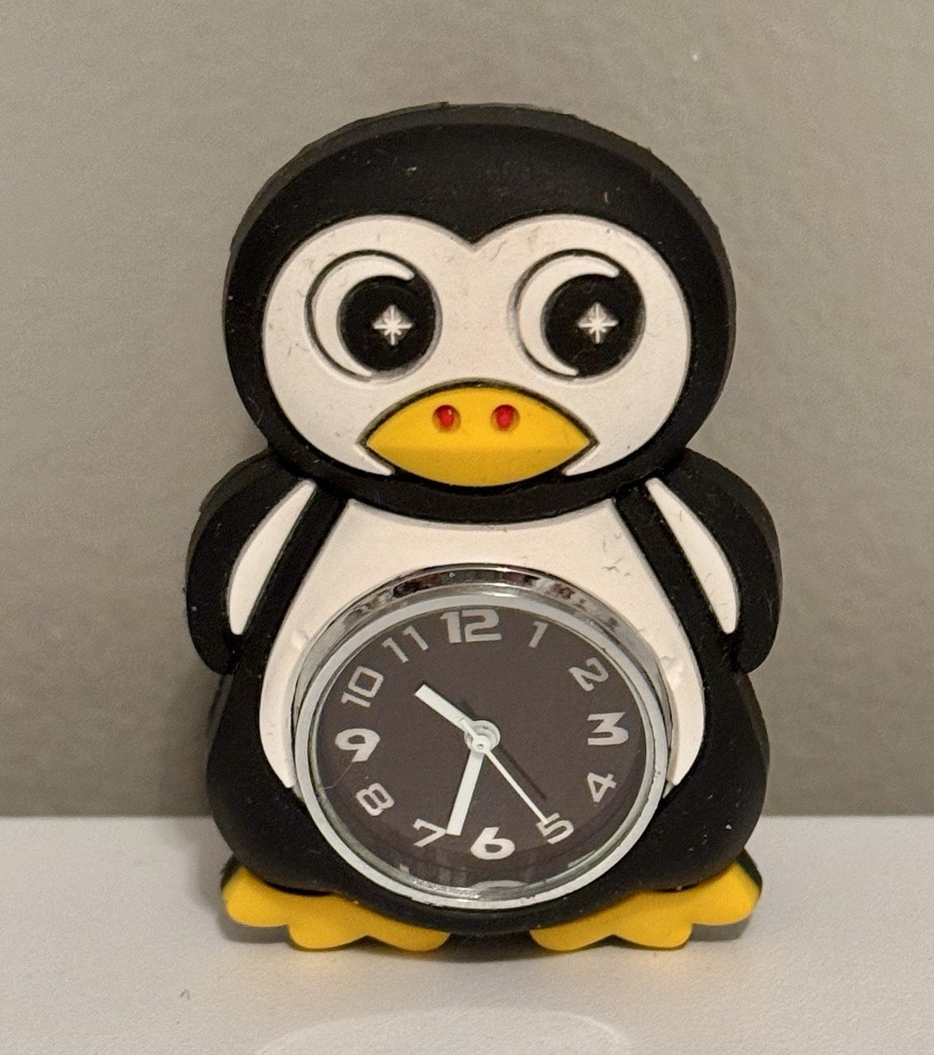 Kids Penguin Animal Analog Wristwatch 12-Hour Dial Arabic Numerals Black Strap