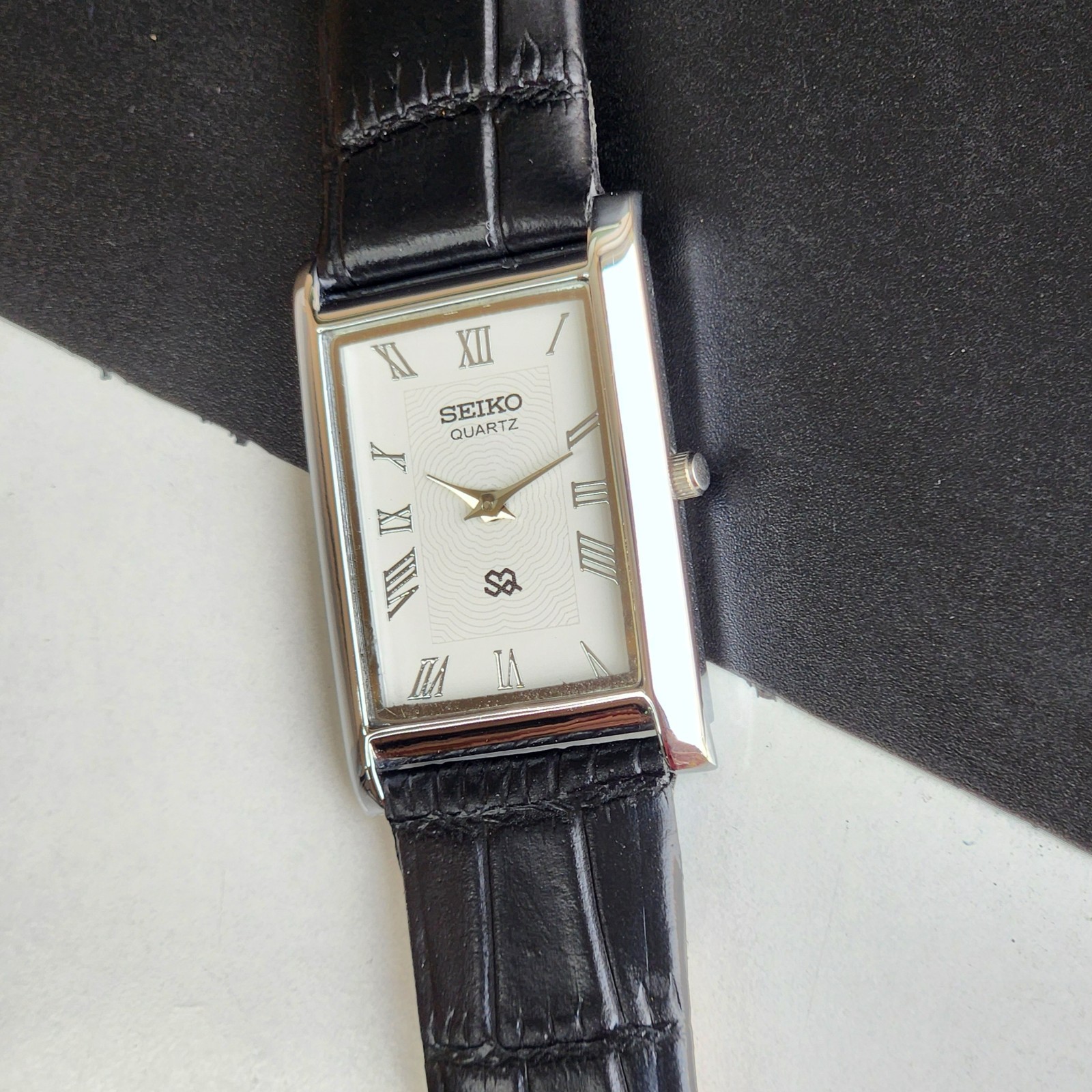 Vintage Seiko Slim Tank Quartz Men White Dial Dress Watch-Free Shipping