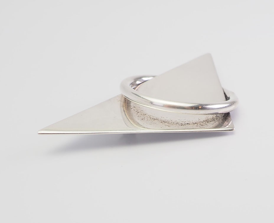 Vintage abstract modernist modern sterling silver designer pin by Susan Cummings