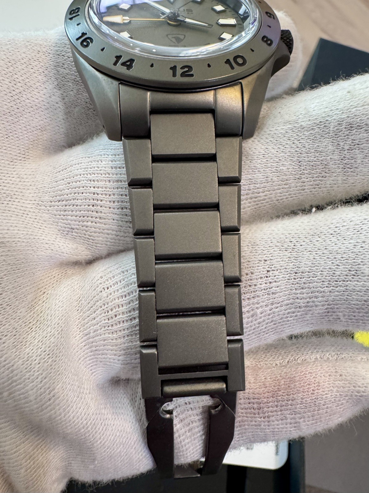 NODUS x RAVEN TRAILTREKKER Field GMT Clay 39.5mm, box & papers- only one on Ebay