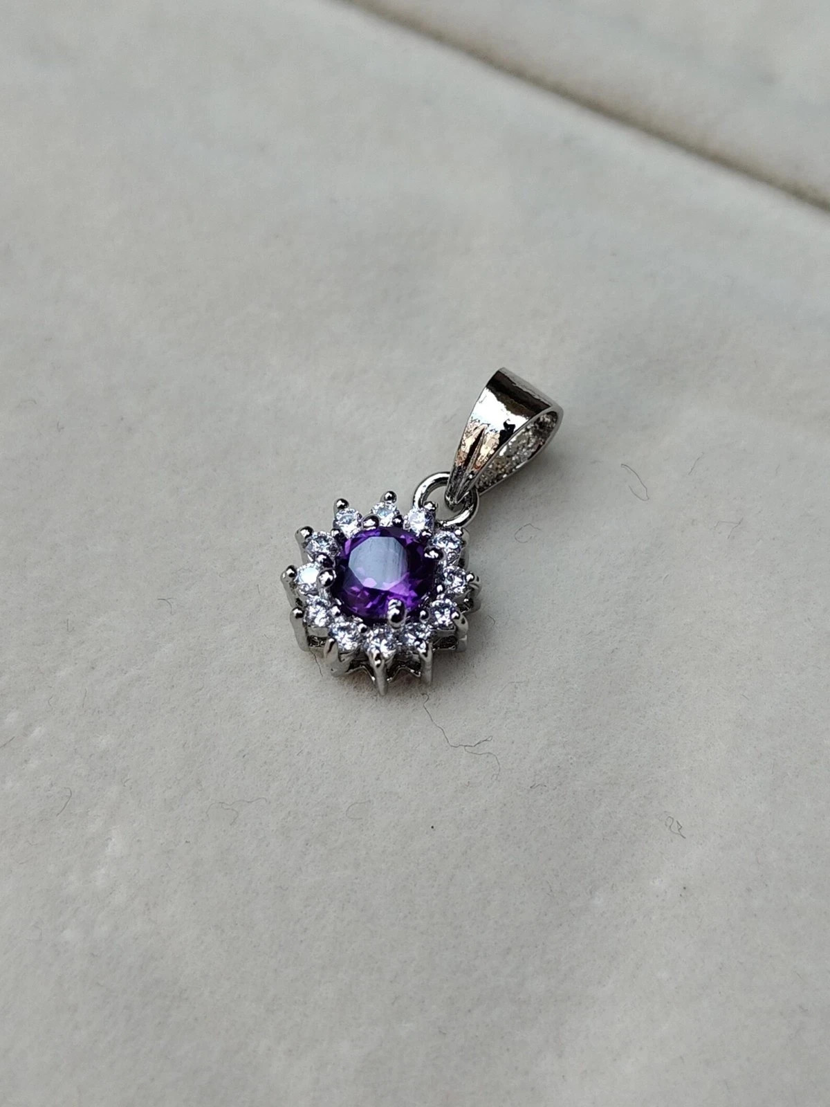 925 Silver Round Cut Sapphire Sunflower Drop Pendant Necklace Chain Fine Jewelry