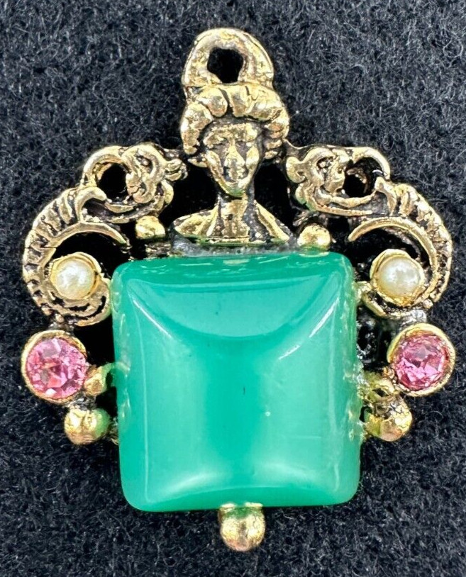 Asian Style Gold Tone Geisha Faux Jade Stone Rhinestone Accents Charm Pendant