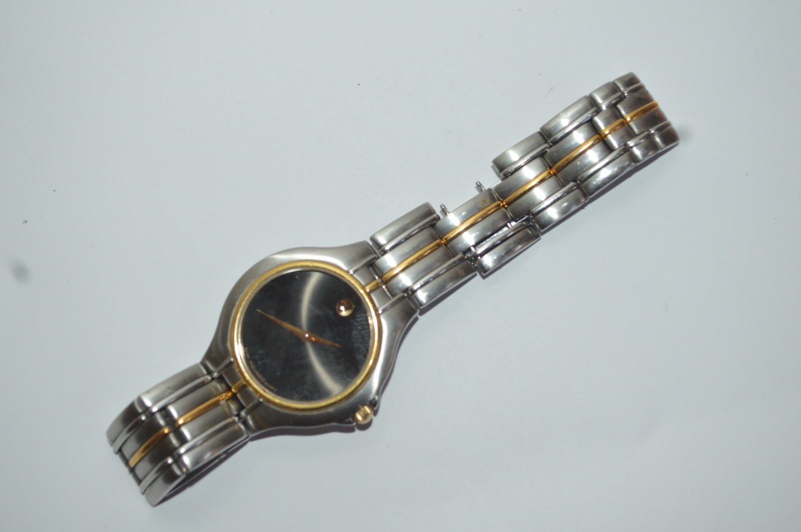 MOVADO 81-02-885 Swiss Quartz Watch 36mm St Steel Case Tested Works Sold As-Is