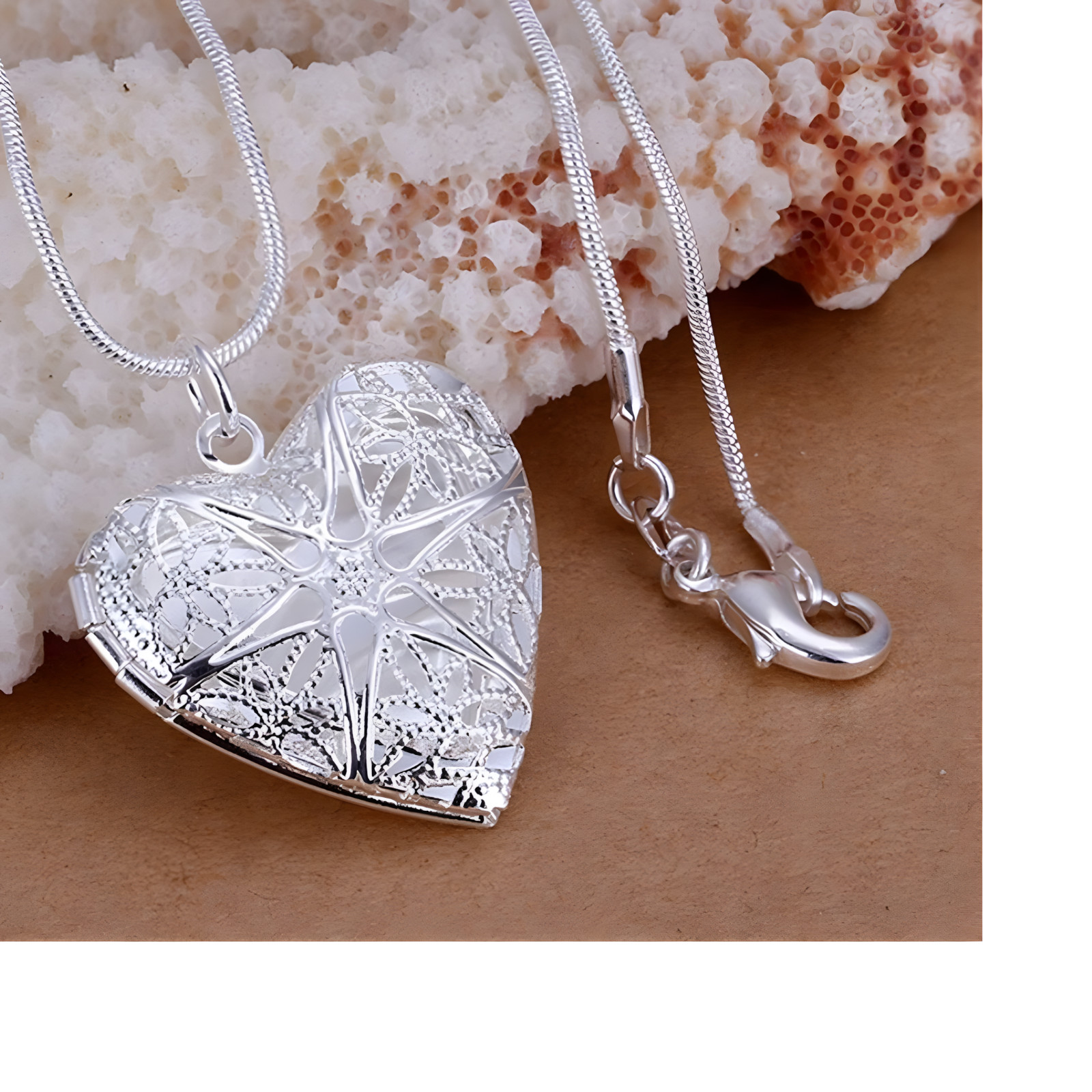 Vintage Heart Locket Necklace for Women – Silver-Plated Zinc Alloy Filigree 1225