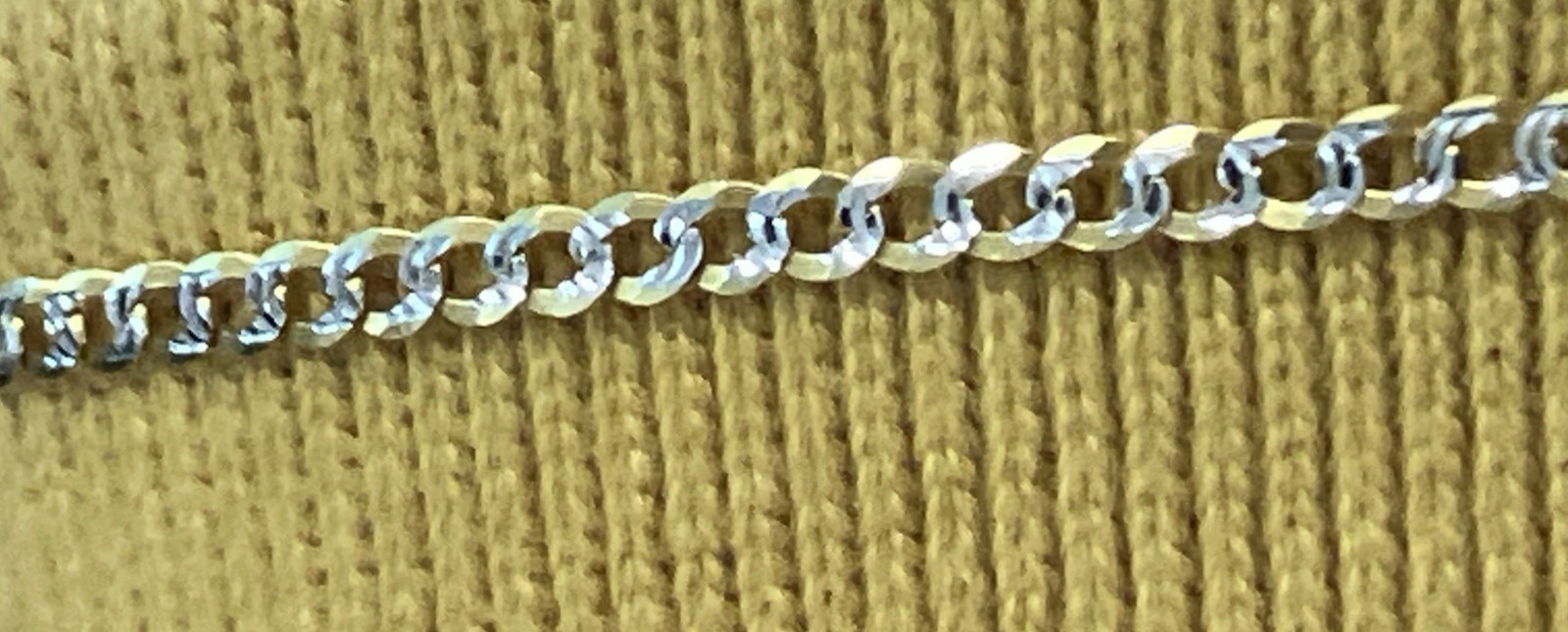 10kt Real Gold Curb Link 2Tone Chain 3.5Gram 2.6mm 18” GND Brand New w/ Tag 10k