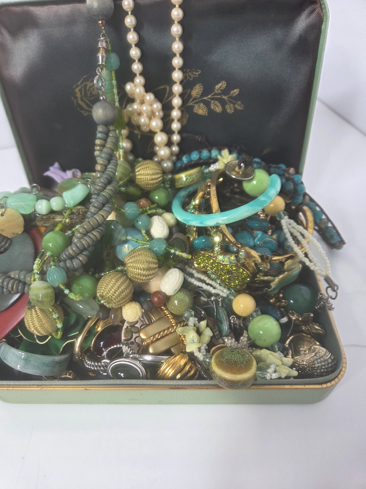 estate lot of vtg current green gold tone jewelry in farrington box wearable