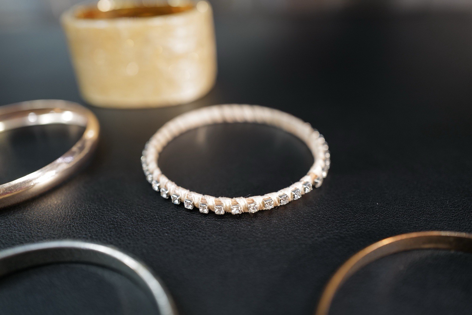 10 Pc Bracelet Rose Gold Tone, Cream White Floral Mix Styles Bangles K35