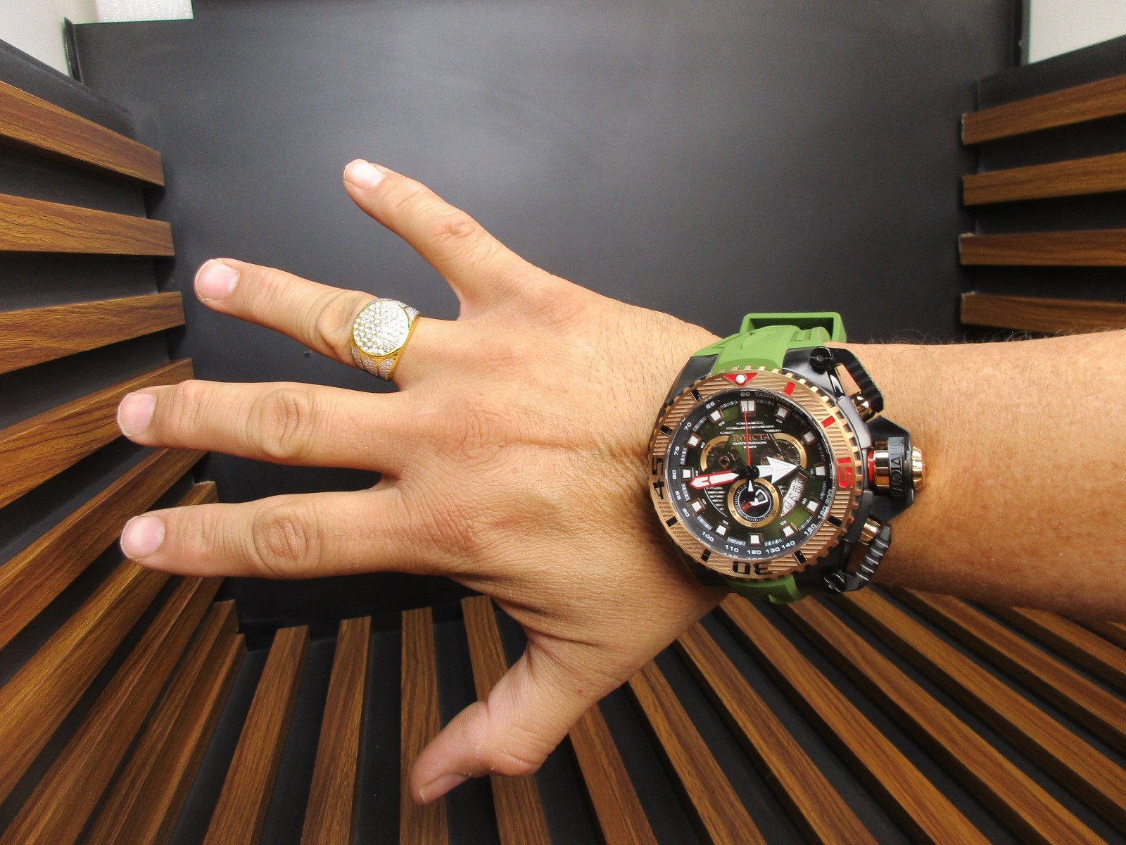 Invicta Sea Hunter full size Men’s Watch 57/69mm Green tone 49629