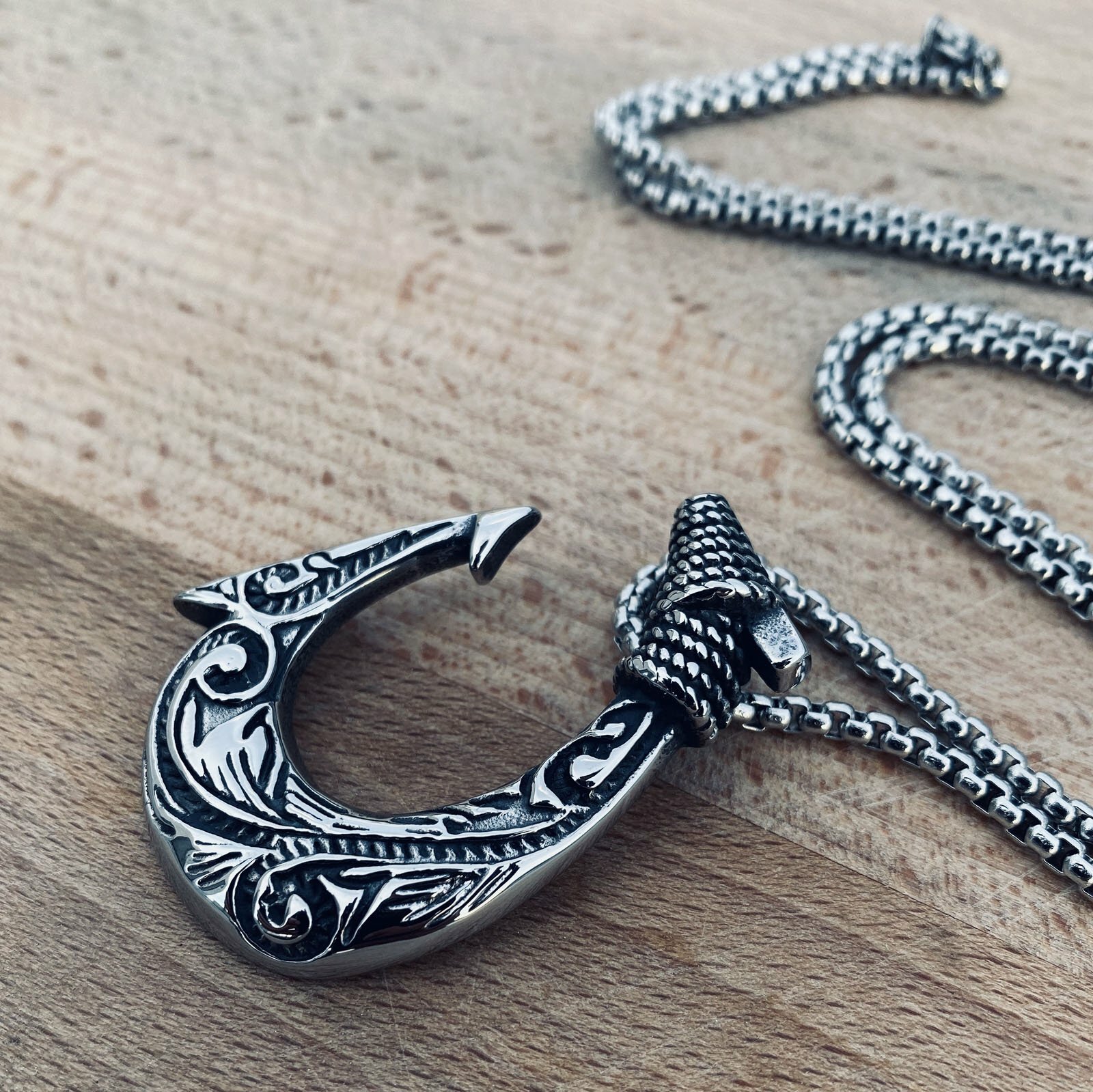 MENDEL Mens Stainless Steel Biker Fishing Hawaiian Fish Hook Pendant Necklace