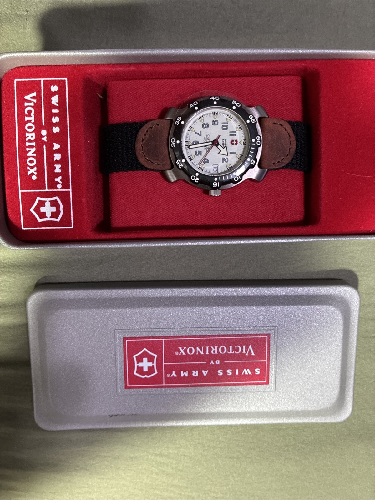 Victorinox Swiss Army Watch Men’s/Women’s 1990s Leather Band White Dial 36mm New