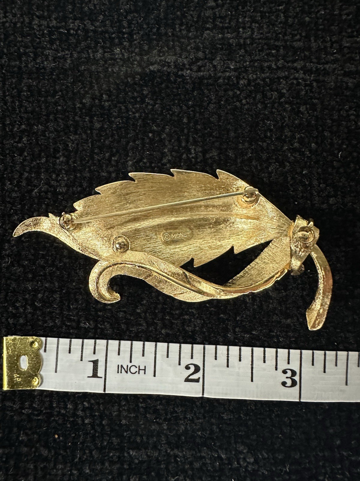 Vintage Monet Signed Gold Tone Leaf Brooch Pin 2.75in Metal Nature No Stones