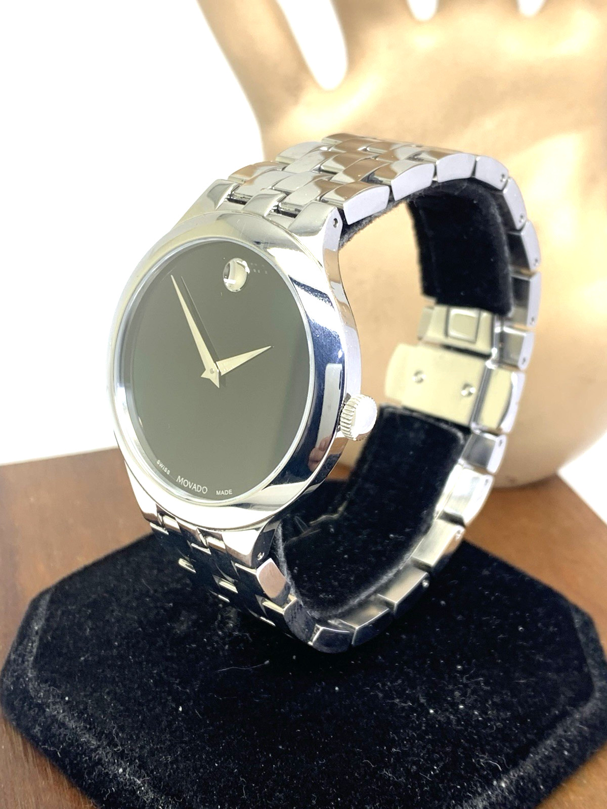 Movado Men’s Watch 0607415 Veturi Swiss Quartz Black Dial Silver Steel 40mm