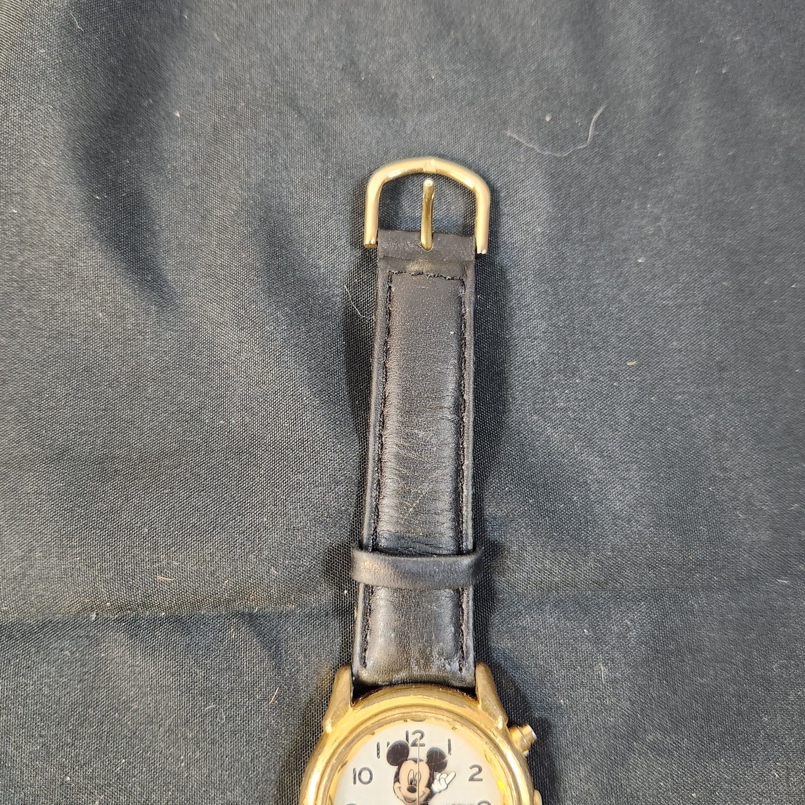 Vintage Ladies Black Band Lorus Mickey Mouse V671-6050 Analog Watch. A12