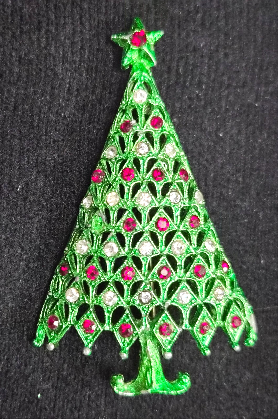 Vintage 70’s Signed MYLU Green Enamel & Rhinestone Christmas Tree Pin / Brooch