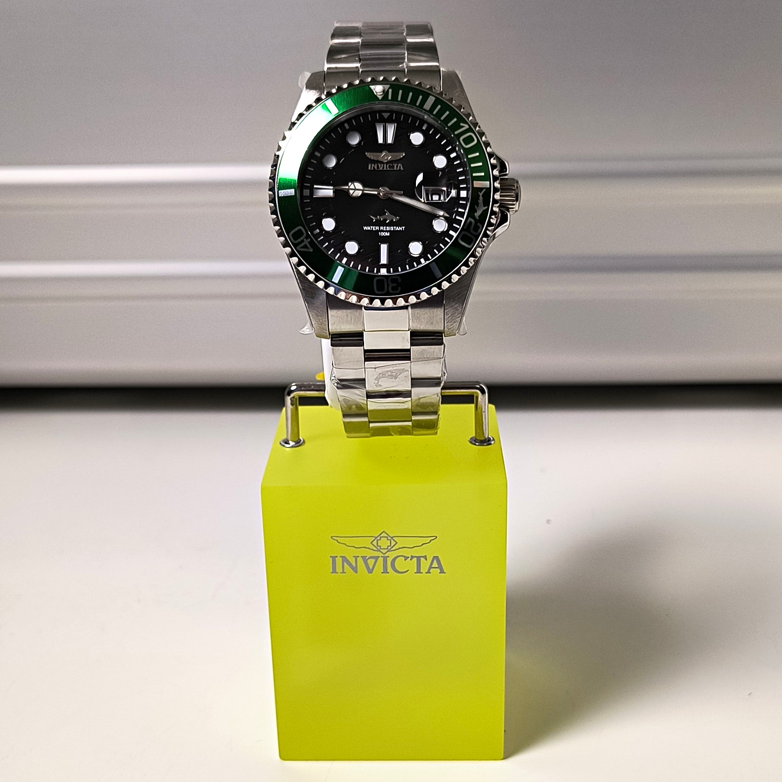 Invicta Pro Diver Quartz 100m Black Dial Green Bezel Date SS Bracelet Box