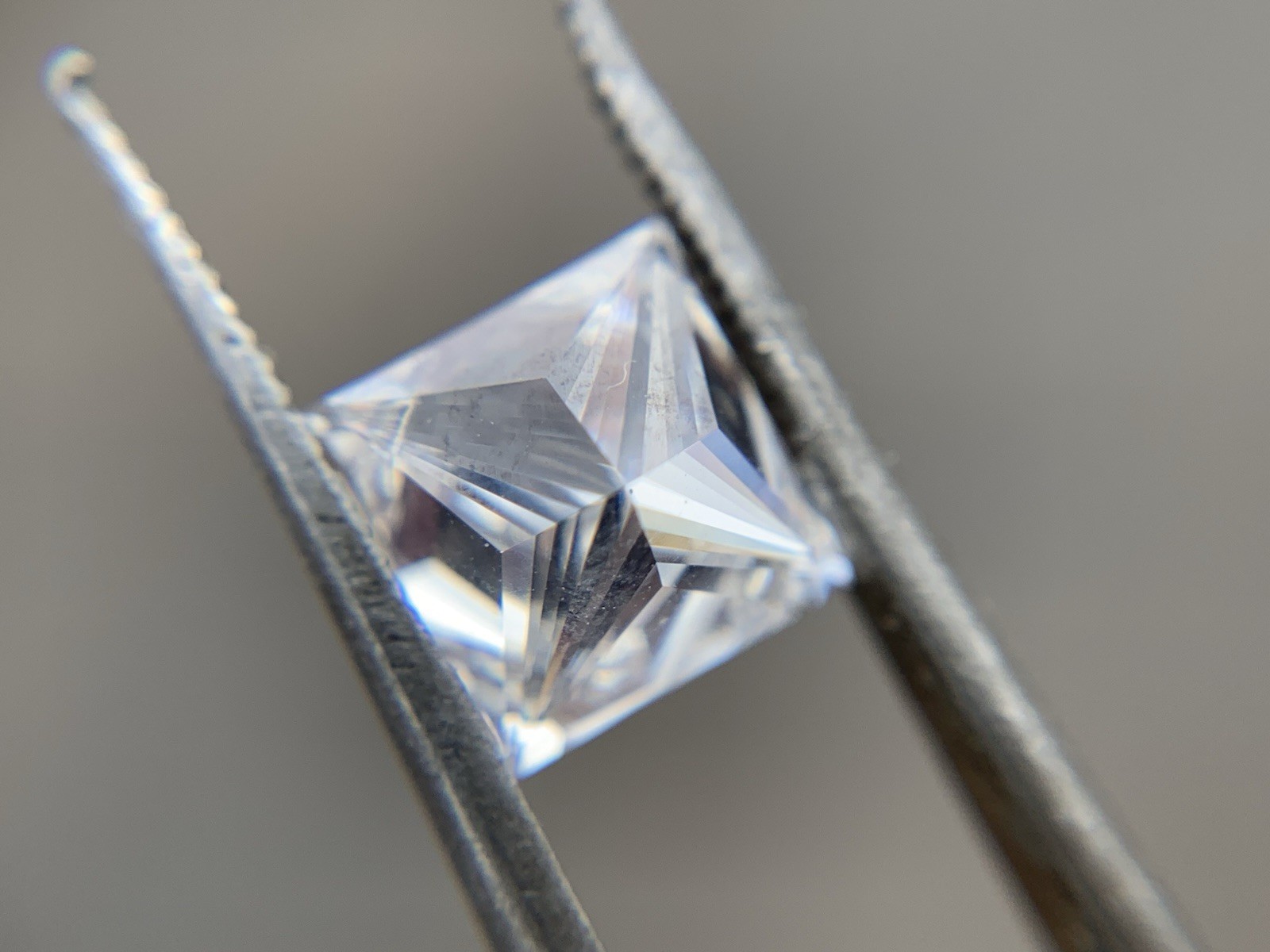 GIA 2.01 CT Princess Cut Square Modified Loose Diamond (SI2, H, Very Good/Good)