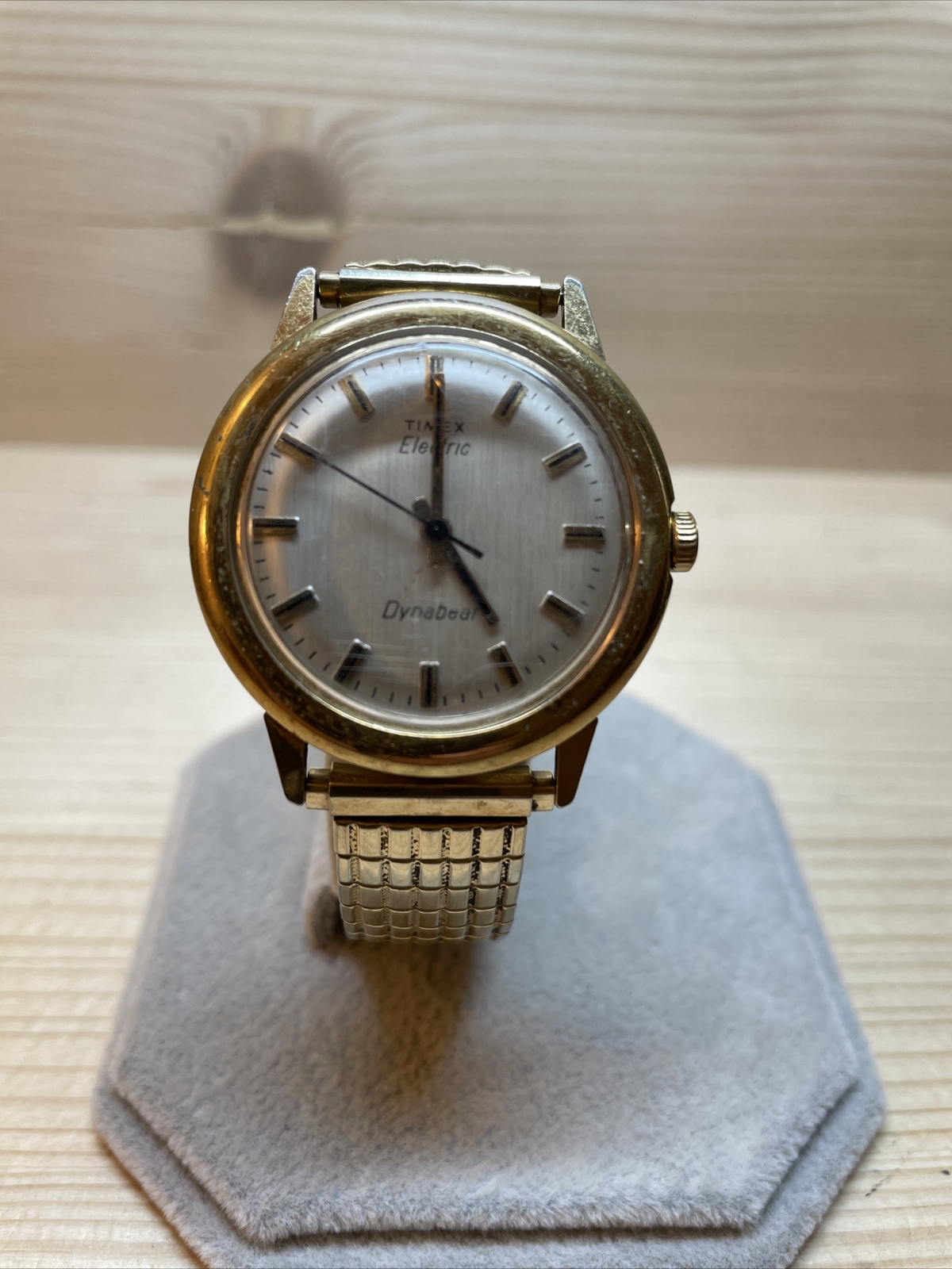 VTG 1970s Timex Electric Dynabeat Men Wrist Watch runs needs battery