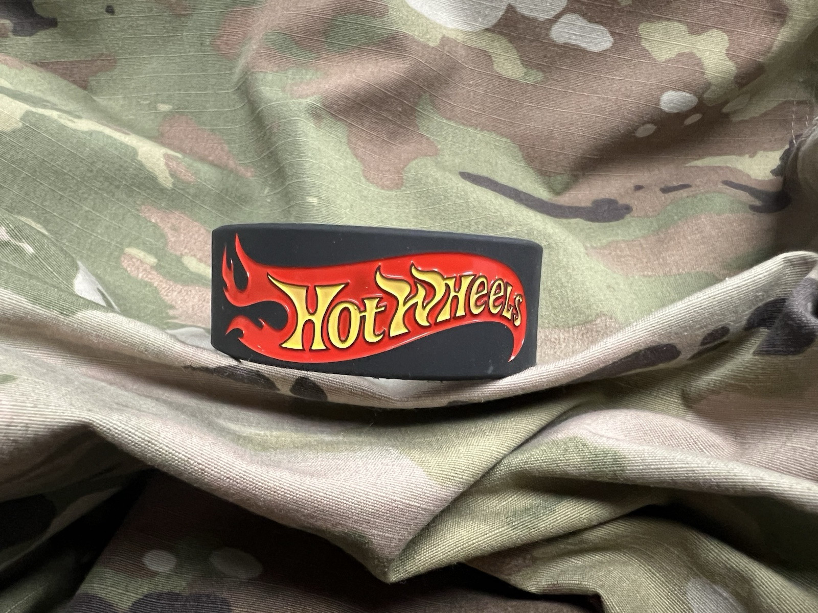 2x HOT WHEELS LIMITED EDITION Silicone Bracelet 1” Wide Veteran Operated