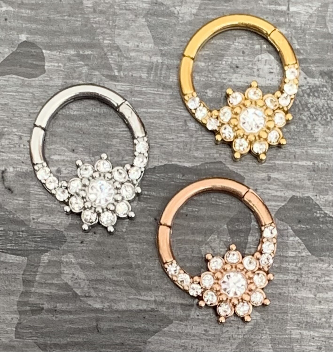 1pc CZ Gem Flower Hinged Segment Ring 16g Septum Clicker 316L Surgical Steel