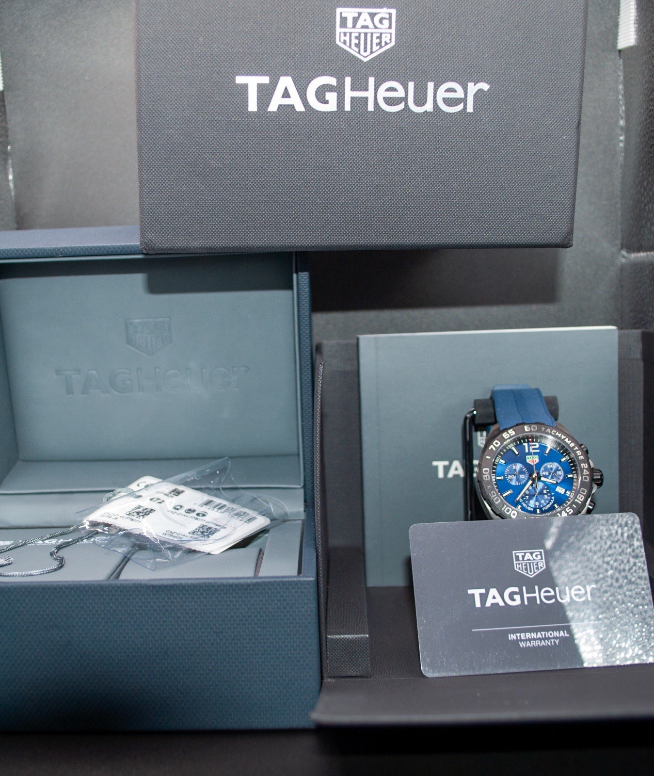TAG HEUER QUARTZ CHRONOGRAPH FORMULA 1 blue MEN’S WATCH CAZ101V RUBBER BAND