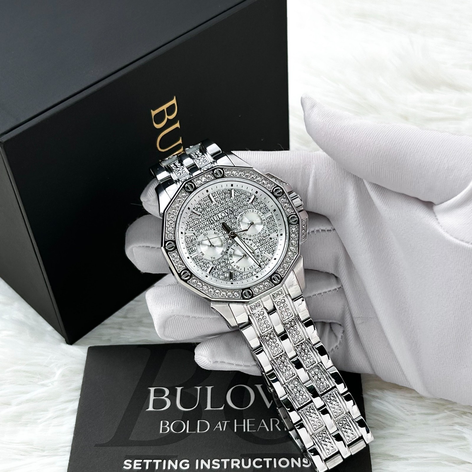Bulova 96C134 Crystal Men’s Quartz Day / Date Silver Stainless Steel Watch 42 MM