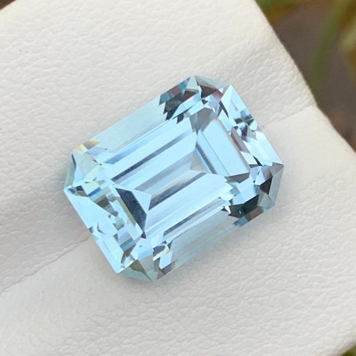 10.05 Carats Swiss Blue Topaz Gemstone Emerald Cut From Africa