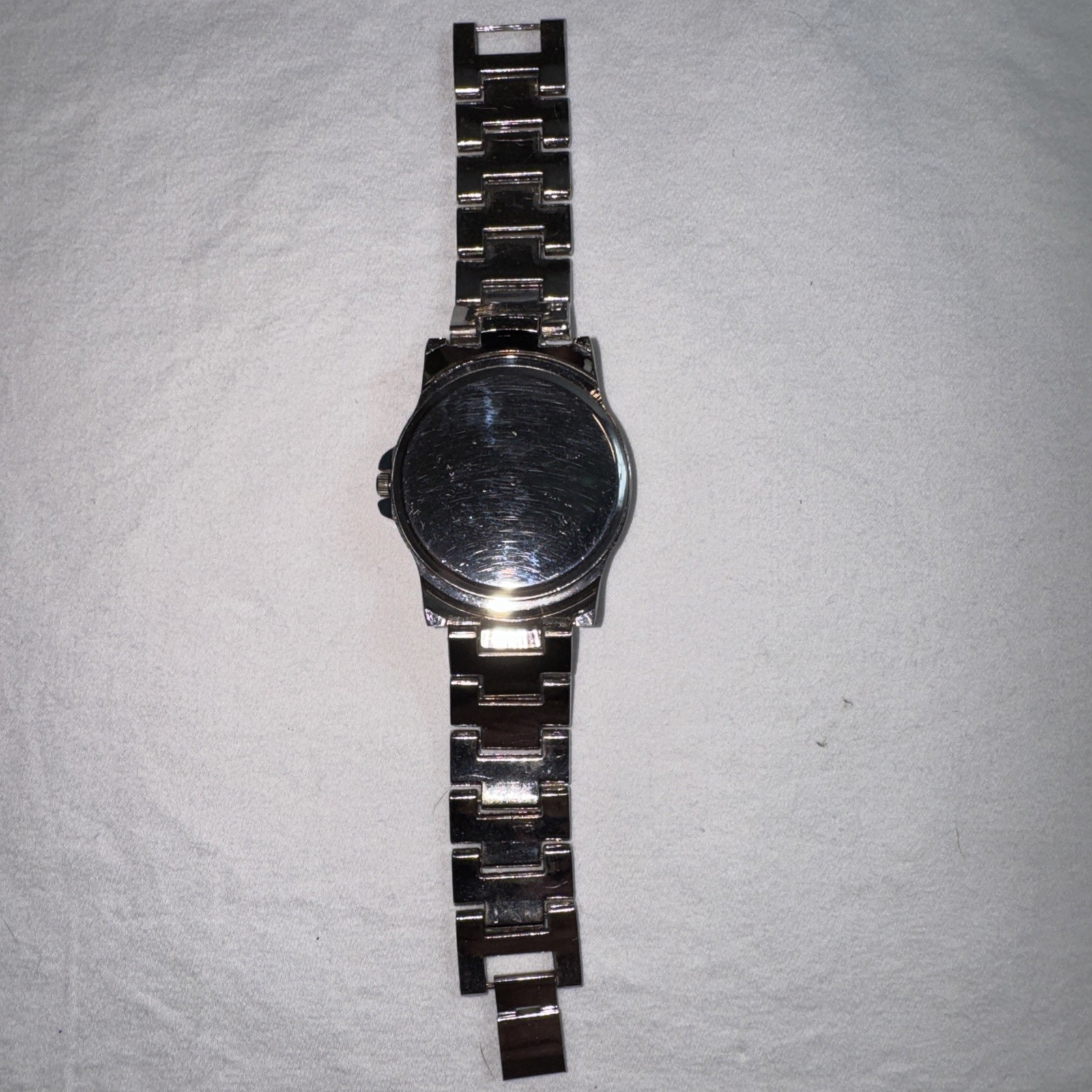 Silver Tone Luxury Analog Wristwatch Pavé Dial Metal Bracelet Round Fixed Bezel