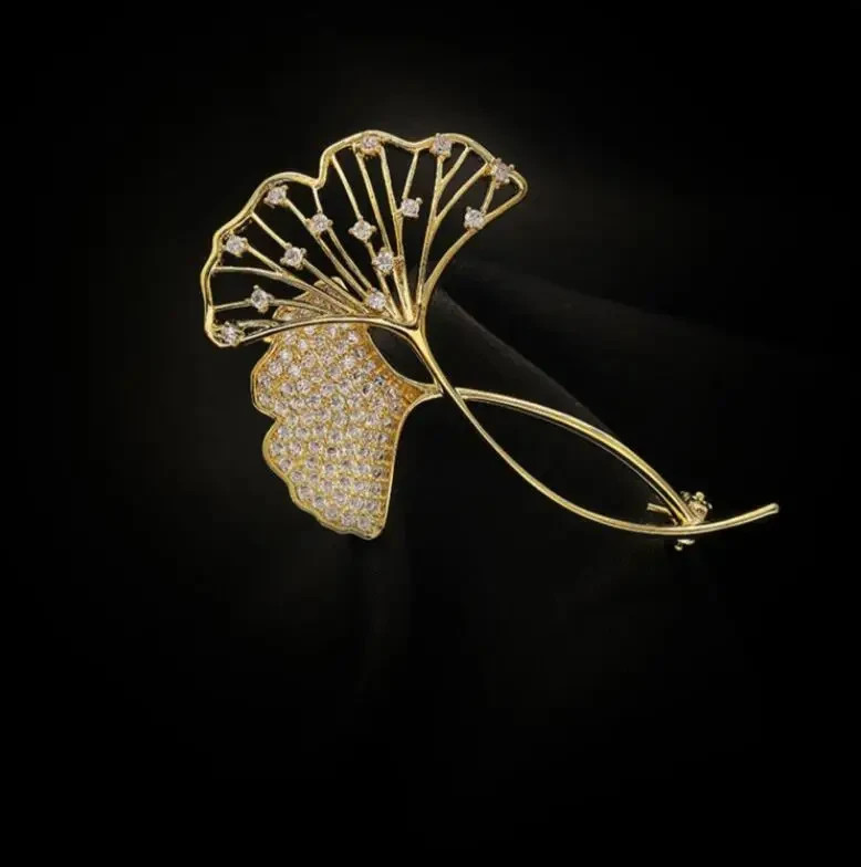 Retro Ginkgo Leaf Brooch Pin Rhinestone Floral Plant Corsage for Women Elegant