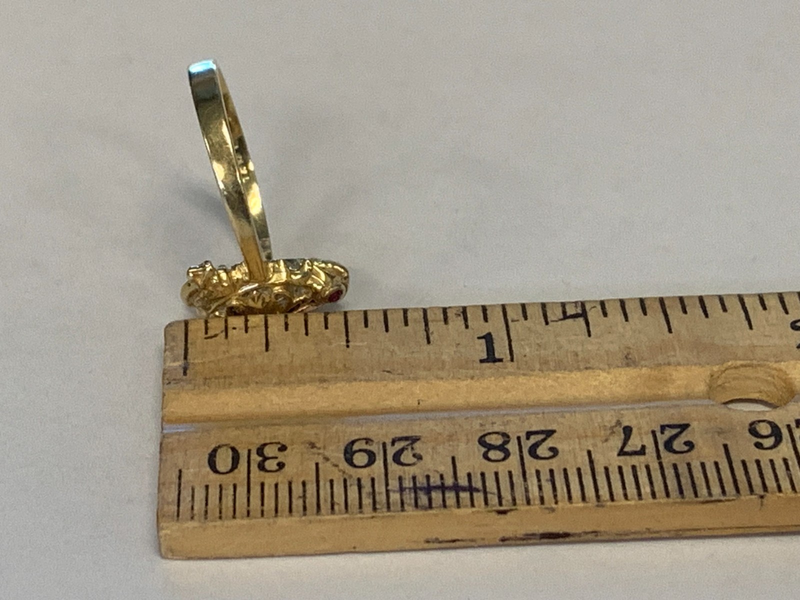 14K Yellow two tone Gold Frog Ring ruby eyes SZ 6.25 -3.2 grams-
