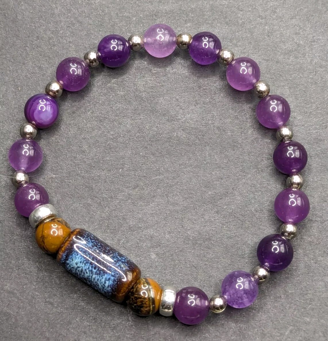 Women’s Stylish Tigera Eye / Purple Beaded Stretch Bracelet (16cm) Small Wrist