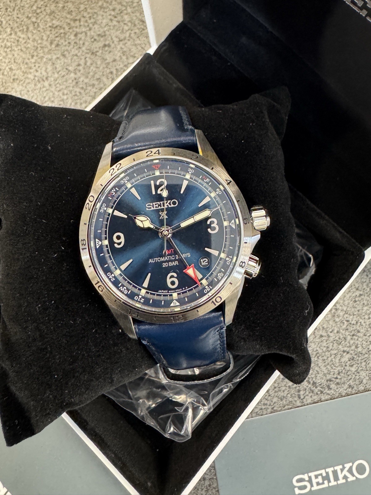Seiko Prospex Luxe Alpinist GMT Automatic BlueLeather / Dial Watch SPB377 Japan