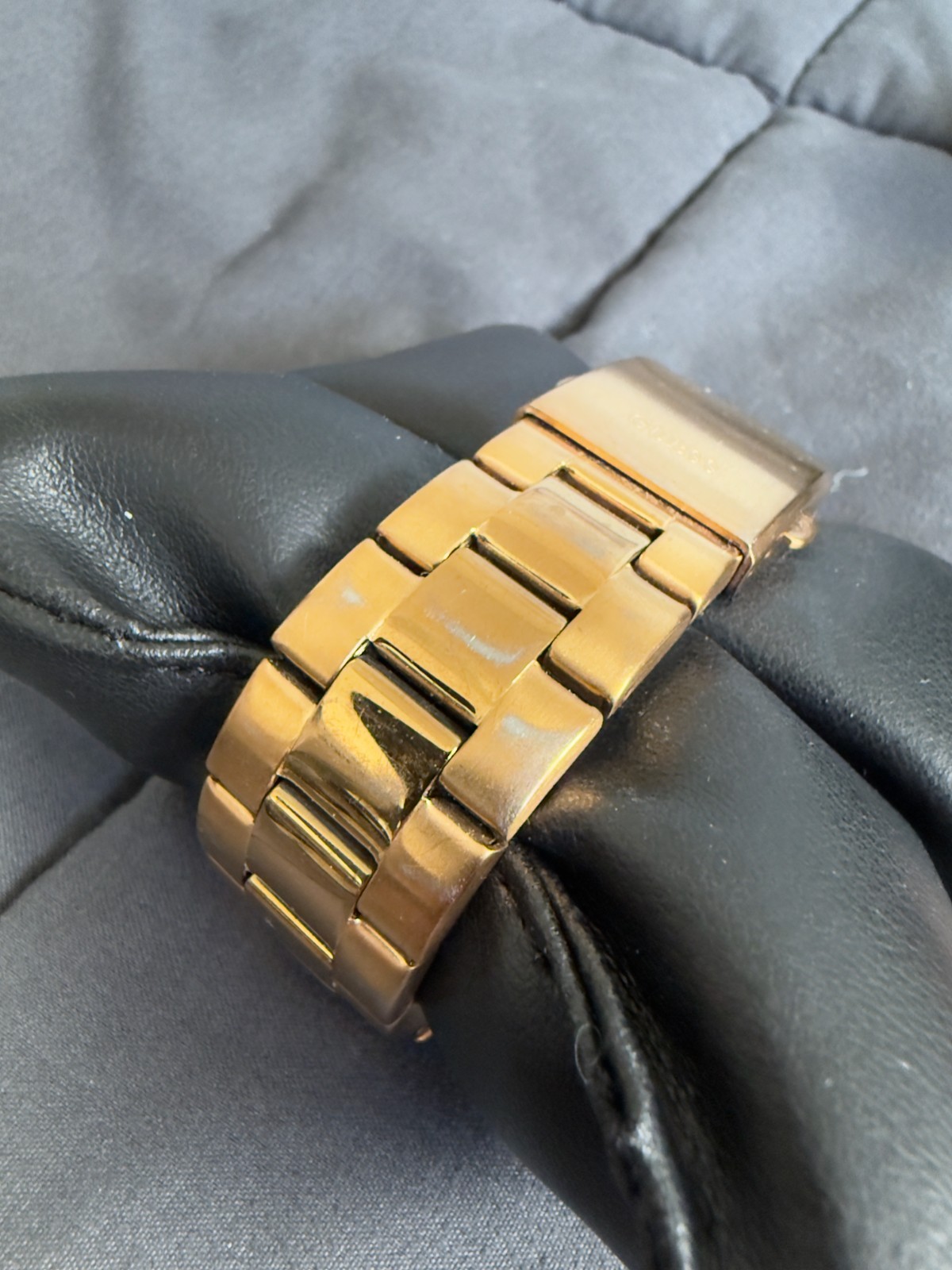 Guess Women’s Rose Gold Watch